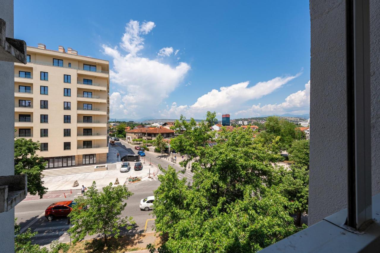 Clock Tower Lux Apartment Podgoriţa Exterior foto